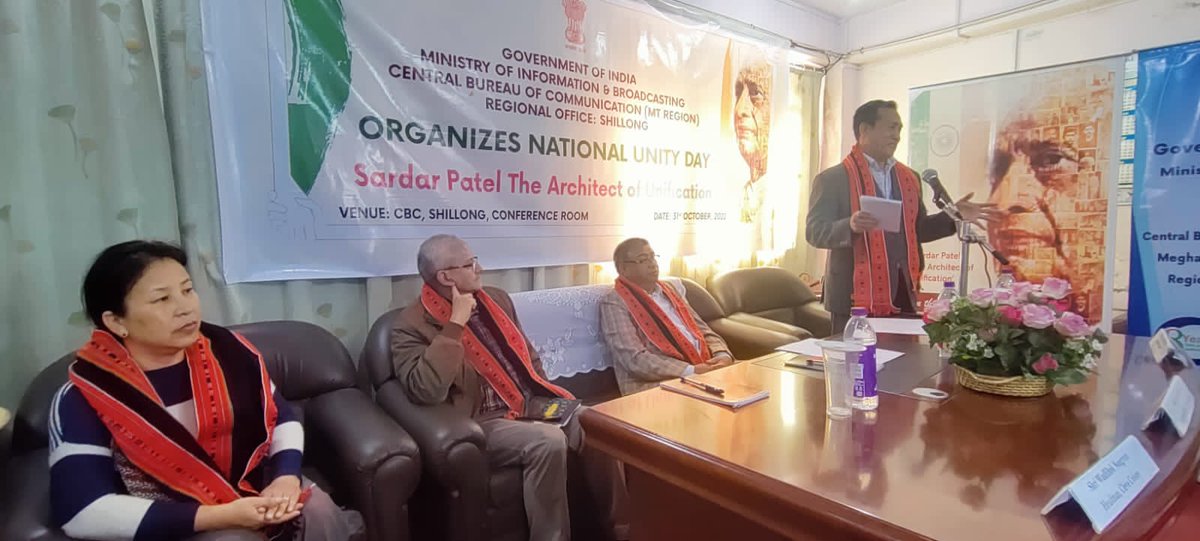 CBCShillong's tweet image. Shri R.K Lyngdoh, Headman, Rngi-Jynriew Rum, Nongthymmai inaugurated the Photo Exhibition on #SardarPatel: The Architect of Unification at the #NationalUnityDay2022 ICOP organized by CBC, Shillong 

@DGNorthEast @PIBShillong @airnews_shi @ddnewsshillong @CBC_MIB