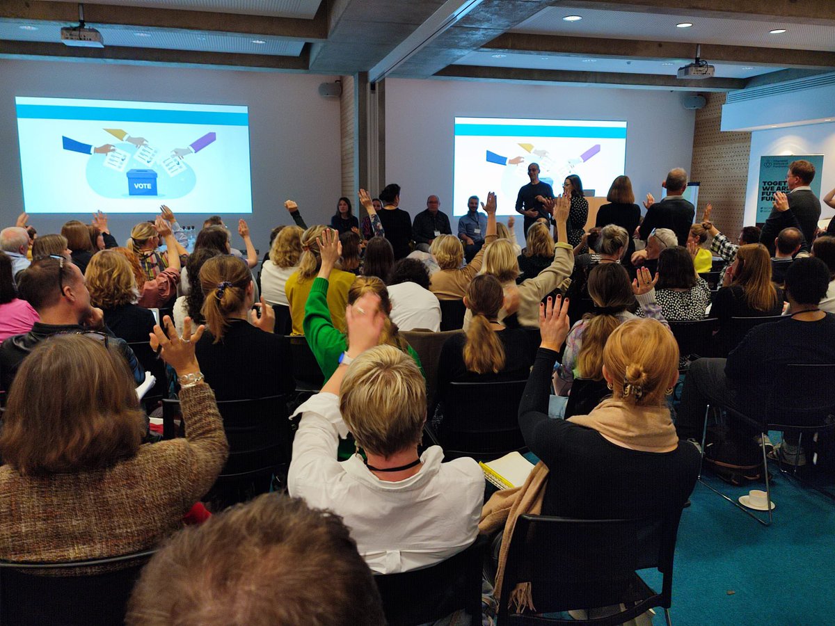 LucindaFrostick's tweet photo. Fantastic to be in a room with so many legacy and in mem people and a fabulous line-up of speakers at the @CIOFtweets #LegacyFundraising conference. @RememberCharity https://t.co/H3SDO3pbvj