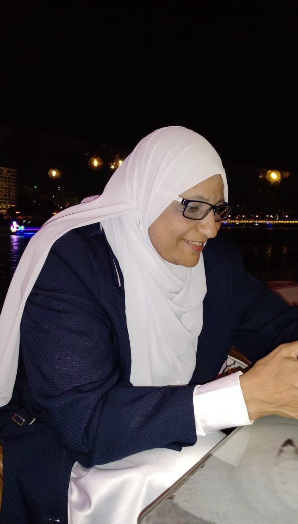 jkbadawy's tweet photo. الليلة الساعة ٢ صباحًا ماما هتكمل ٤ سنين من لما الأمن خطفها من البيت، شاركونا التدوين انهاردة الساعة ٩ بتوقيت القاهرة على هاشتاج #freeHoda https://t.co/oTOCoy93qk
