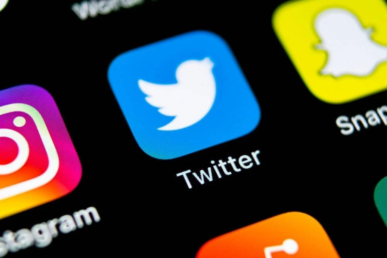 Amrlamnnn's tweet image. Pengguna sah Twitter akan dikenakan caj RM94.53 sebulan

Rangkaian sosial Twitter rancang kenakan bayaran AS$20 (RM94.53) sebulan ke atas pengguna sebagai pengesahan yang merupakan sebahagian daripada baik pulih diumumkan Elon Musk

Ini bebenang idea Elon Musk untuk Twitter