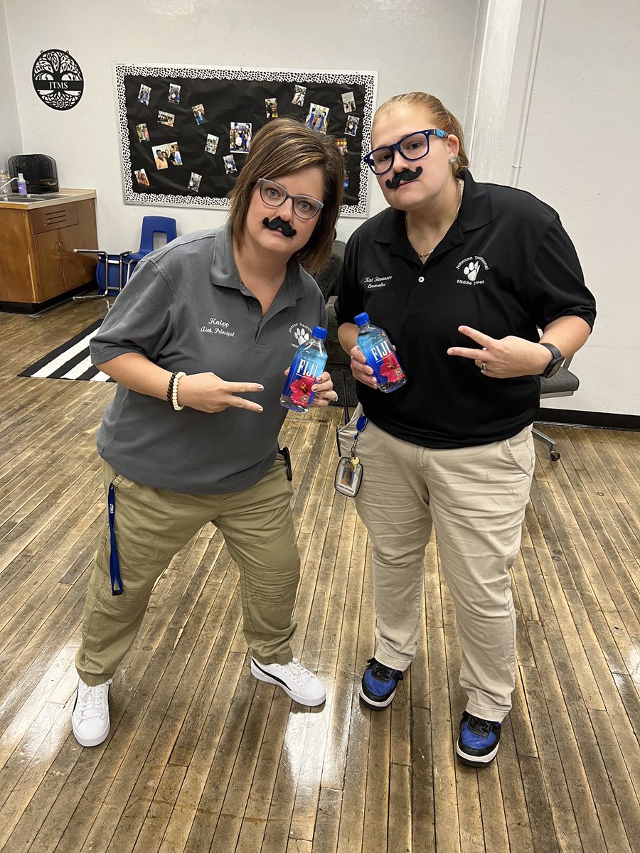 Dontdoubtknipp's tweet photo. Trying to be the Mayor aka @MrCathey21! We love our Principalππ
#culturematters https://t.co/WZNzJGOZ6s