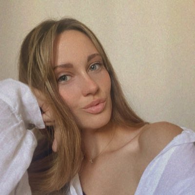 chaarlottelsn's tweet photo. #NouvellePhotoDeProfil https://t.co/sXSb8q8ydT