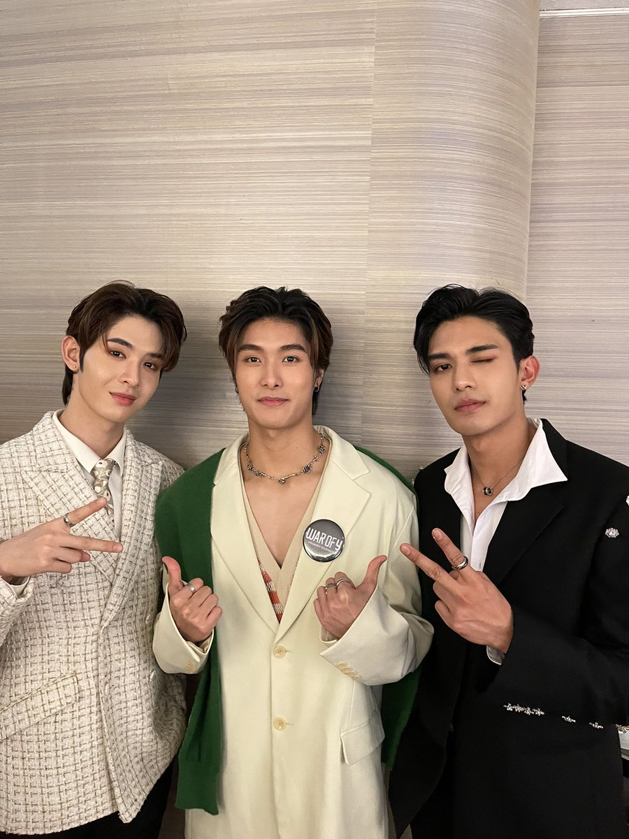 Web32049ASN's tweet image. ขอบคุณที่ให้ถ่ายรูปด้วยครับพี่ๆ🥺🙏🏻@netsiraphop  @Jamessu_w #HOWEAWARDS2022