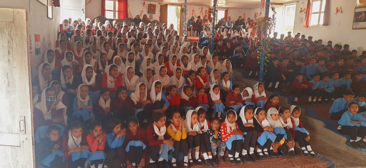 prodefencejammu's tweet photo. #IndianArmy #BhimberGaliBrigade  organised a lecture on #NationalUnityDay for the students of PWS #Hamirpur in district Poonch(J&amp;K).

@SpokespersonMoD 
@OfficeOfLGJandK 
@PIBSrinagar https://t.co/87CjwdenIc