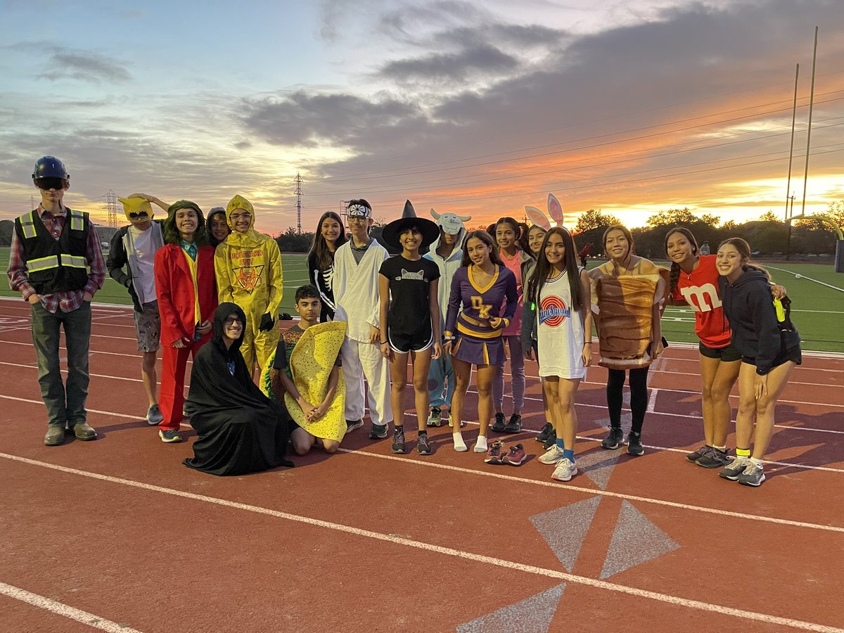 Morning run but make it spooky. Happy Halloween from Warren XC. 🎃👻