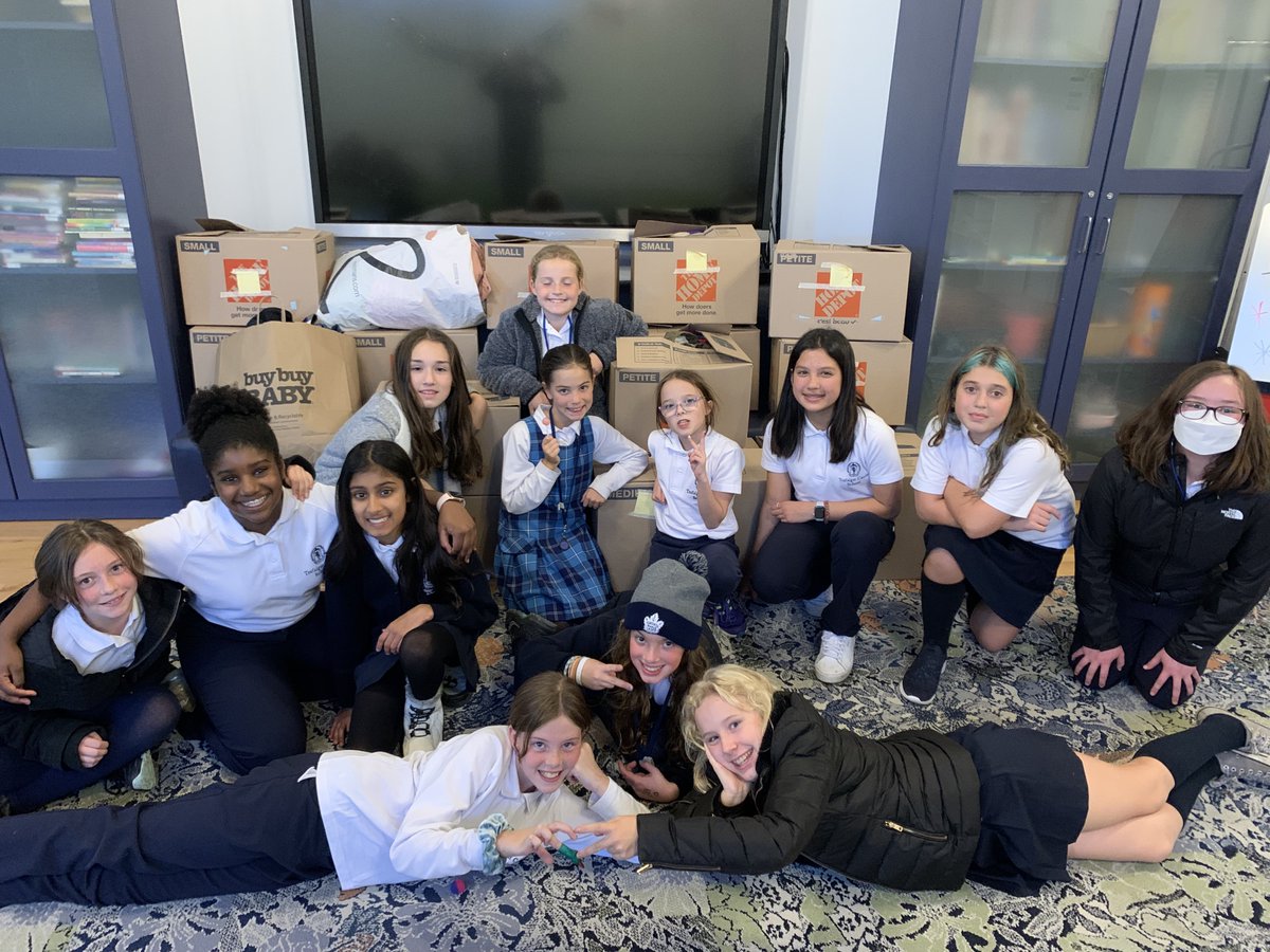 Trafalgar Grade 6 students organized and facilitated a winter clothing drive to support new refugees living in the Durham Region. Over 250 items were donated by members of our community and given to the Ajax Welcome Centre. #giveback #communitysupport #leadership #lowerschool