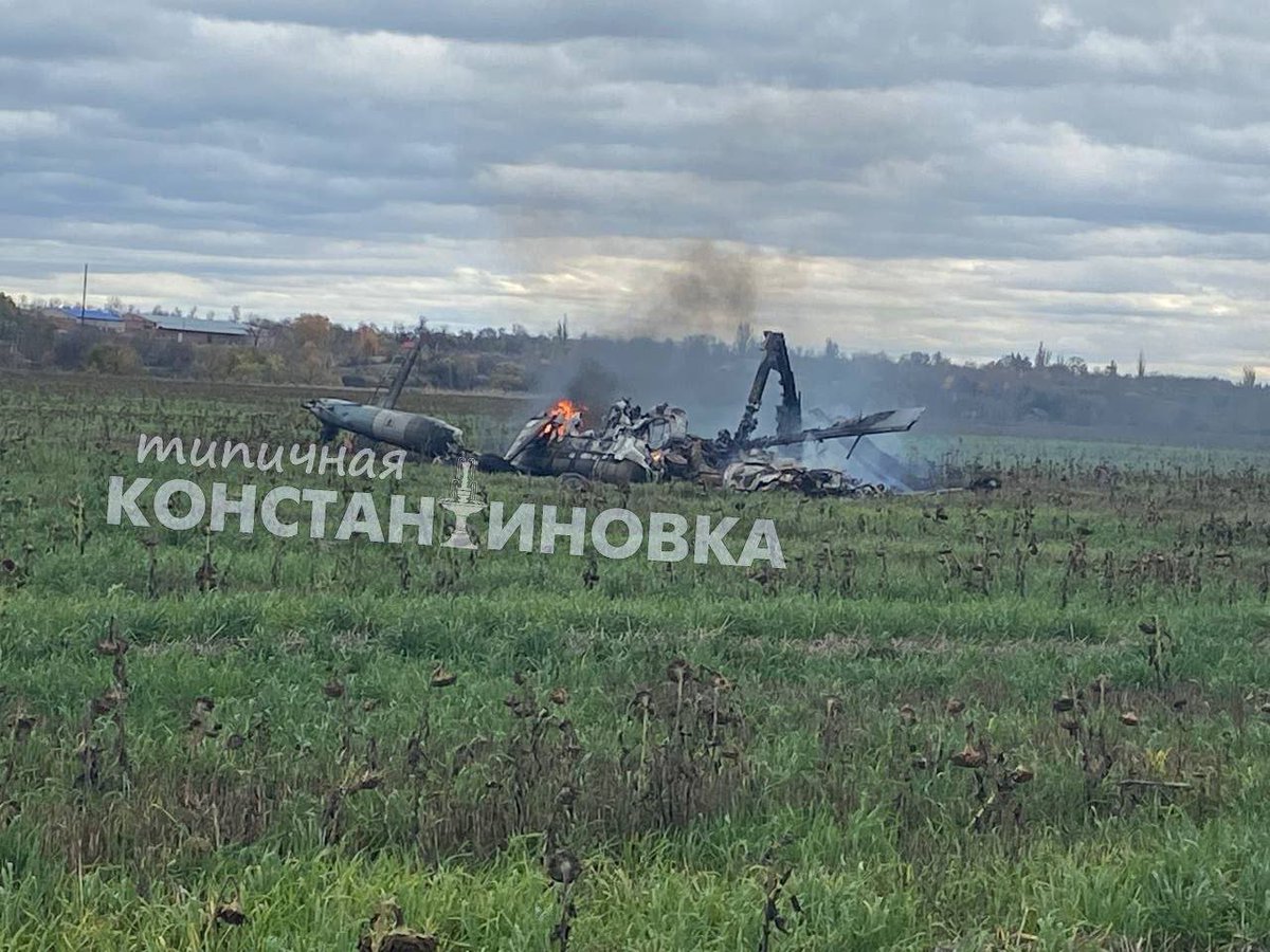 #Ukraine: A Ukrainian Mi-8 helicopter crashed in the vicinity of Kostiantynivka, #Donetsk Oblast. Three crewmen reportedly survived and were recovered. The reason for the crash is currently unknown.