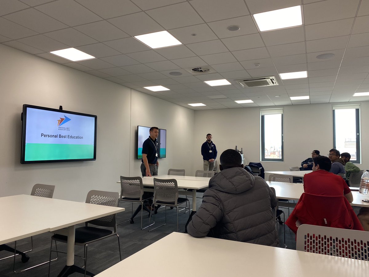 Football_BSc's tweet photo. Now we have @Football_BSc working with @P_B_Education to discover there values, roles and opportunities. Important to connect our students with local companies and this is a great collaboration. Really pleased to open this discussion with @SolentUni students https://t.co/zDFcvR77Wt