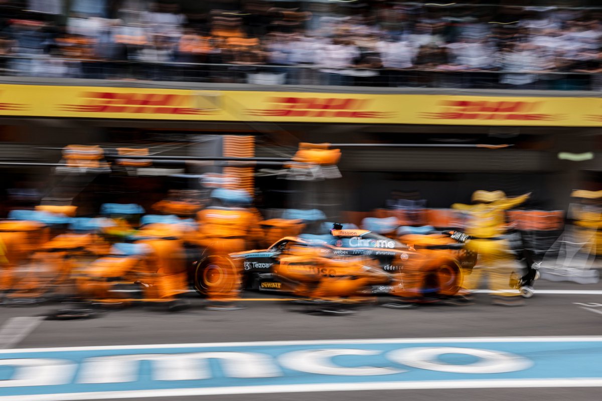 1.98s. A pit-stop so fast the international feed didn't catch it. 😮‍💨⏱