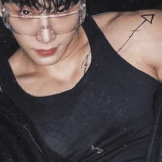 #新しいプロフィール画像顔もスタイルもよすぎるんよ…… 