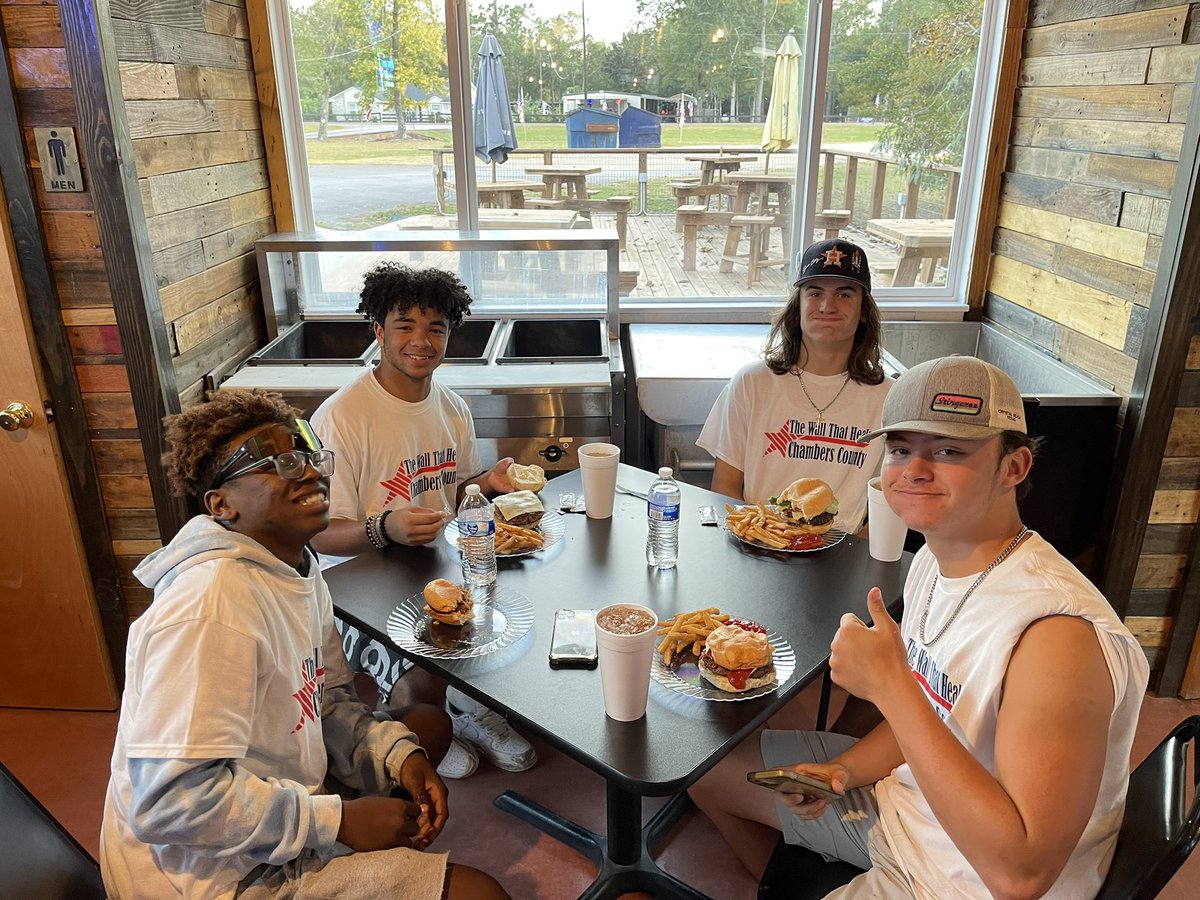 ECBucsProgram's tweet photo. Good food, good company, and good times yesterday. Love to see it. #TheWallThatHeals #NoConditioning https://t.co/YgduzAWvlj