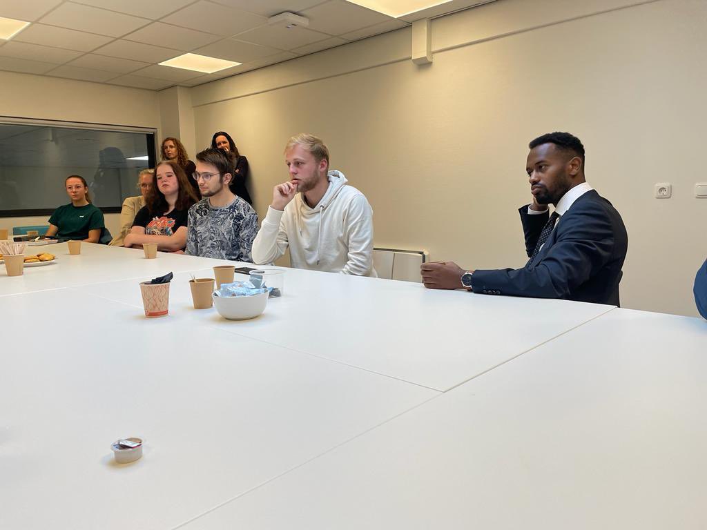 Vandaag ben ik op MBO-tour door Noord-Nederland. Vanochtend was ik samen met Adnan Tekin van de <a href="/MBORaad/">MBO Raad</a> op bezoek bij Aeres in Leeuwarden. Nu door naar het Cibap in Zwolle!