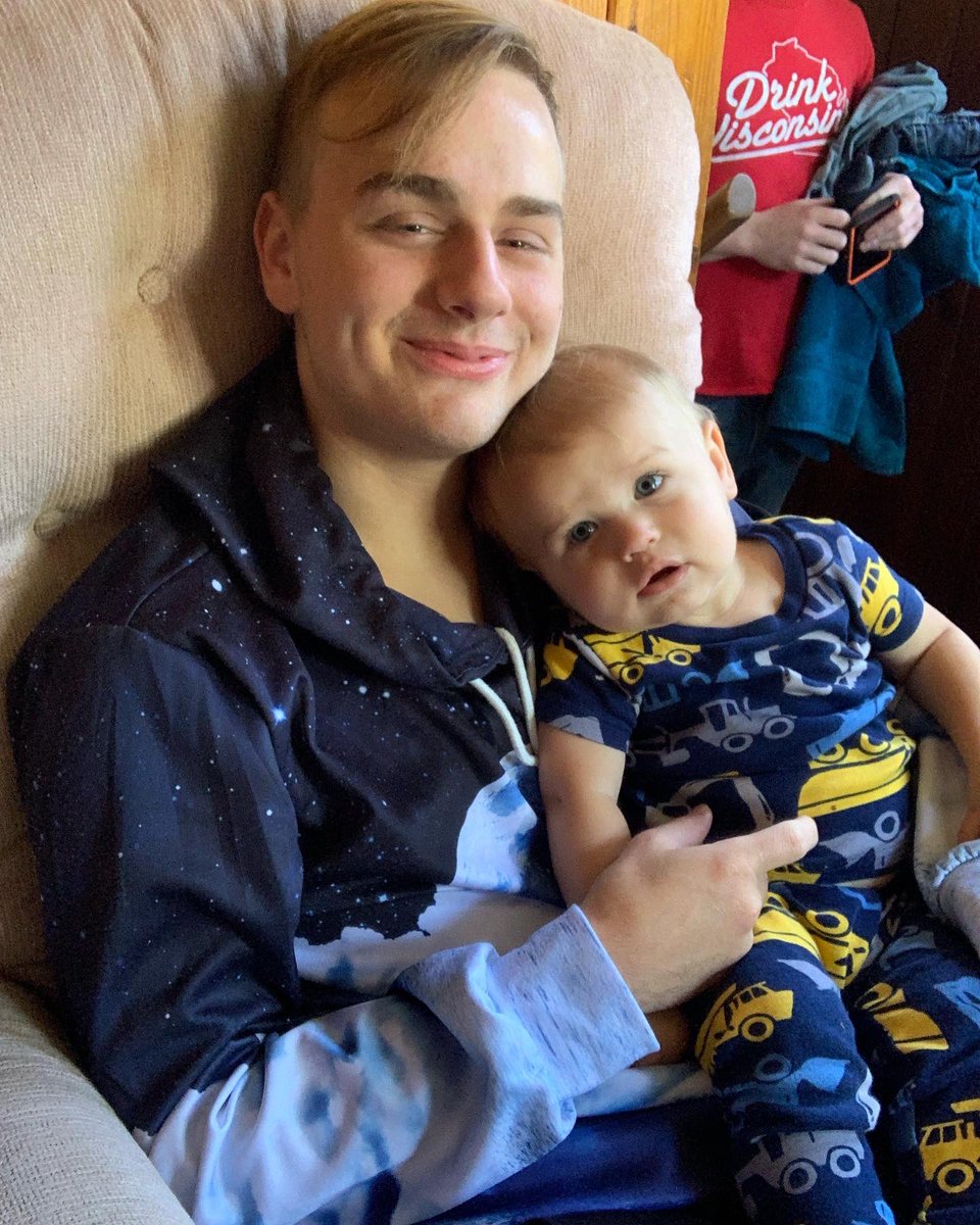 mtlogan6683's tweet photo. If you see my son today wish him a happy Halloween oops I mean BIRTHDAY!! Love ya, proud of you son!! #happybirthday https://t.co/I07ERh04pK