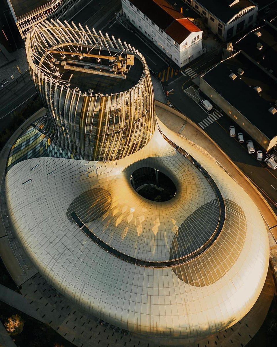 parametricarch's tweet photo. XTU architects designed the Cité du Vin project in Bordeaux, France to create a link between La Cité du Vin and the spaces surrounding it through perpetual movement.
📸 Sam McKay
#winary #wine #architect #computational #computation #computationaldesign https://t.co/cRnuZ0FiAg