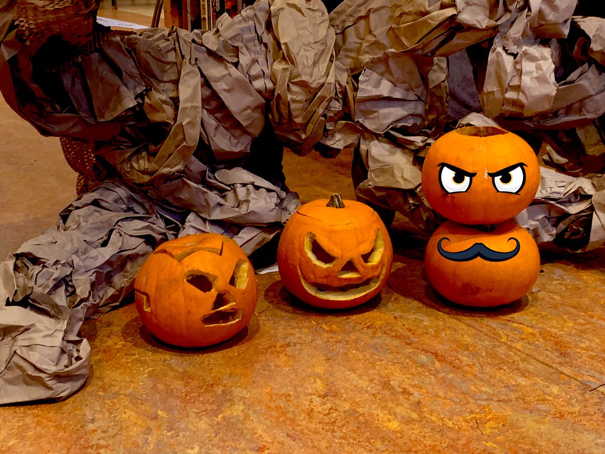 FionaPe74825851's tweet photo. @TheCatalystUK 🎃 carved by our child directors whilst discussing their planning for Halloween with @hunteremily_ @WEFoodbank https://t.co/OChxXHxopW