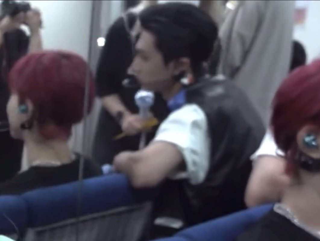 동글                    뾰족