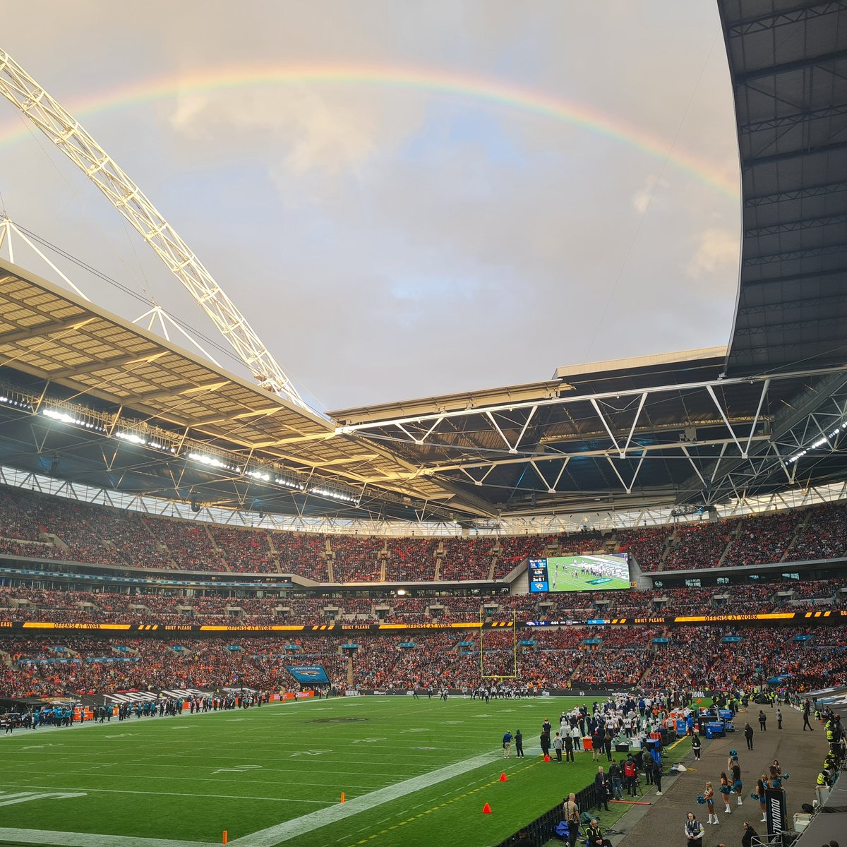 bobshrub2's tweet photo. @NFLUK https://t.co/ZjD7y1DZFS