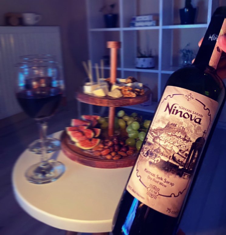 ABERNASARAP's tweet photo. -
“Benimle Ömür Geçer Mi Ki?" Dedim. "Senle Geçirmeye Ömür Yeter Mi?" Dedi. İşte Bu Bana Bir Ömür Yetti.”
#ÖzdemirASAF
🤗🍷🍀
@ABERNASARAP
#AbernaSüryaniŞarabı
#AbernaSarap #SüryaniŞarabı #Aberna #Süryani
#Mardin #Midyat #Şarap #Wine #RedWine #Turandin #Manastır #Ninova https://t.co/b7IPNm96EM