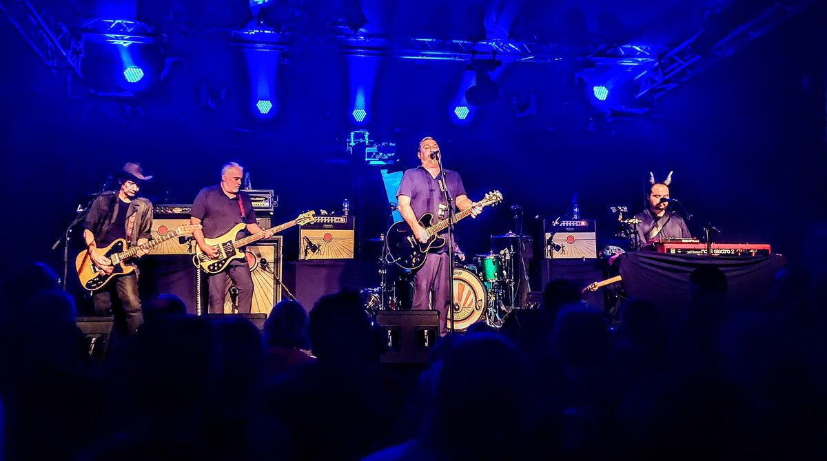 It was Happy Halloween with the <a href="/theafghanwhigs/">The Afghan Whigs</a> in Luxembourg last night. And, yes, Rick did grow a pair of horns for the night. #theafghanwhigs <a href="/MrGregDulli/">greg dulli</a> <a href="/MrJohnCurley/">John Curley</a> <a href="/RickGNelson1/">Rick G. Nelson</a> Cc <a href="/bettyburtie/">Betty</a>