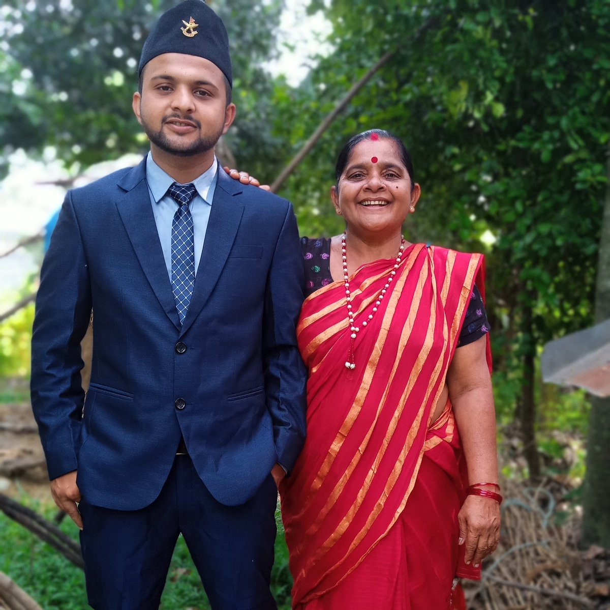 #NewProfilePic
एउटा शब्दमा पुरै दुनियाँलाई वयान गर्नु थियो मैले केहि नसोची "आमा" लेख्दिए..!!