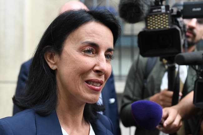 BFMTV's tweet image. Une députée RN estime que les sauveteurs en mer n'ont pas vocation à chercher "plus de migrants"
bfmtv.com/politique/fron…