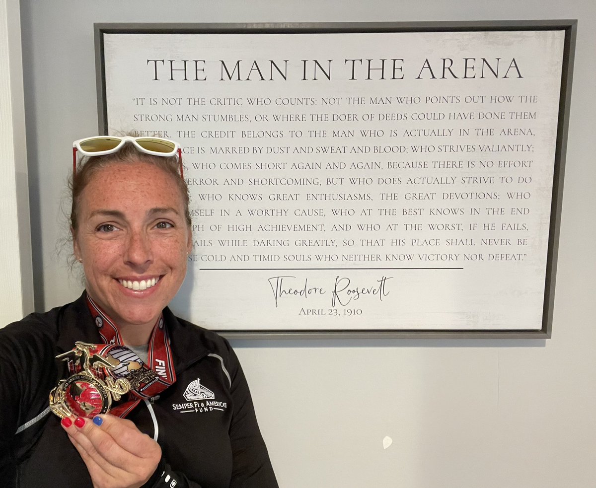 #MedalMonday #RunWithTheMarines #IRunWithTheFund <a href="/USMC/">U.S. Marines</a> <a href="/SemperFiFund/">Semper Fi & America's Fund</a> #myfirstmarathon finished under 5! #goals