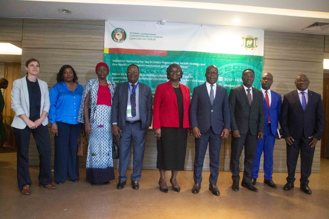 Ecowas_cdc's tweet photo. #HappeningNow: Leading up to the international #OneHealthDay, @ecowas_cedeao is convening a high-level workshop on the future of One Health coordination in ECOWAS in 🇨🇮 . This event is organized with the support of @EUinNigeria @BMZ_Bund @USAID
#OneHealthECOWAS https://t.co/R4cMW4eHNZ