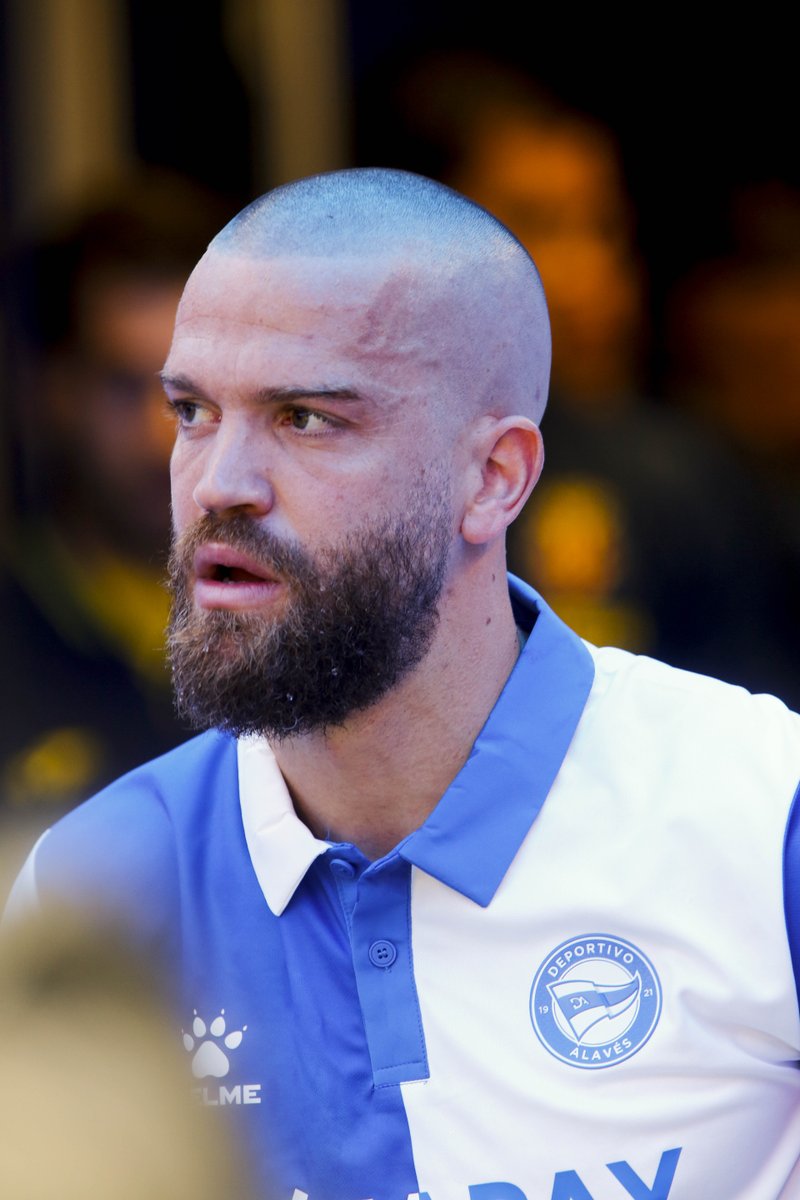 ๐ El ๐๐๐ผ๐๐ฟ๐๐ผn del @Alaves estรก de celebraciรณn.
๐ฅณ ¡Feliz cumpleaรฑos, Vรญctor…