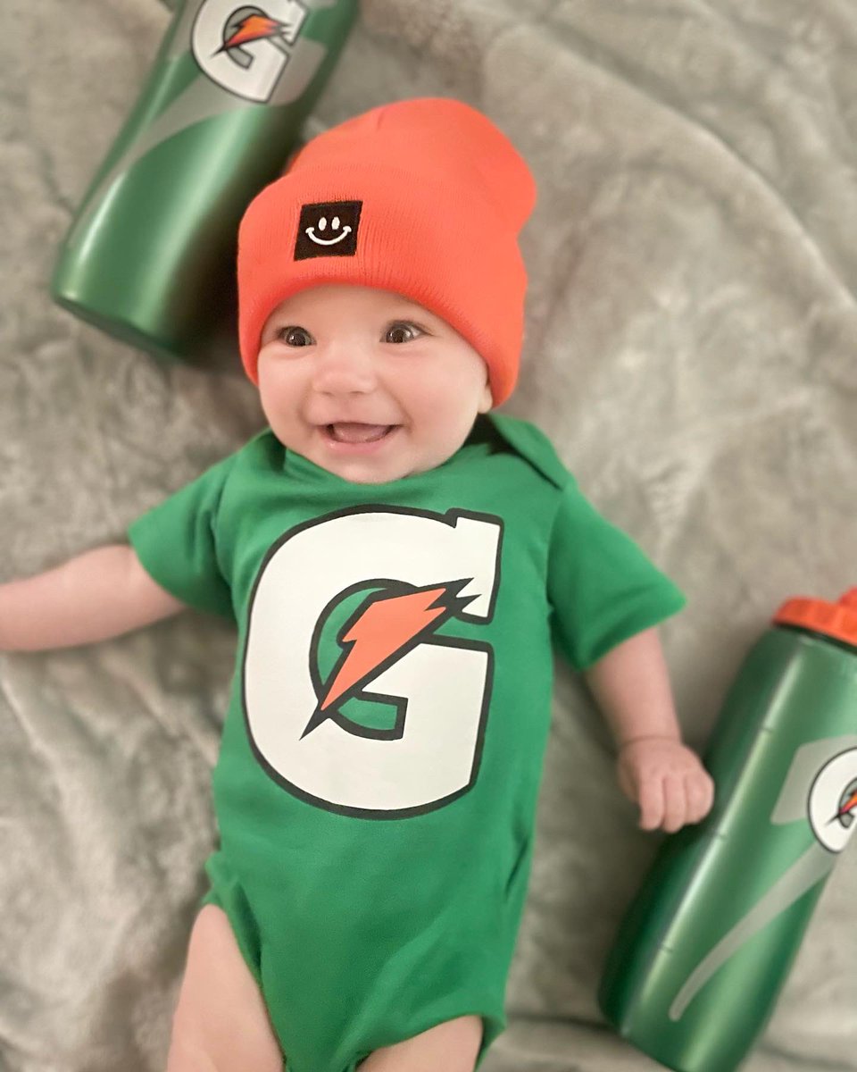 CoachKimball1's tweet photo. Happy Halloween from the cutest Gatorade bottle! @Gatorade https://t.co/xXYO7obq6R