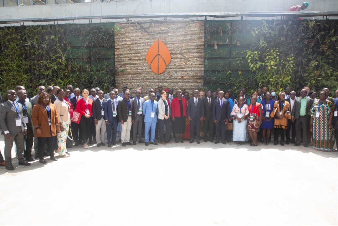 Ecowas_cdc's tweet photo. #HappeningNow: Leading up to the international #OneHealthDay, @ecowas_cedeao is convening a high-level workshop on the future of One Health coordination in ECOWAS in 🇨🇮 . This event is organized with the support of @EUinNigeria @BMZ_Bund @USAID
#OneHealthECOWAS https://t.co/R4cMW4eHNZ