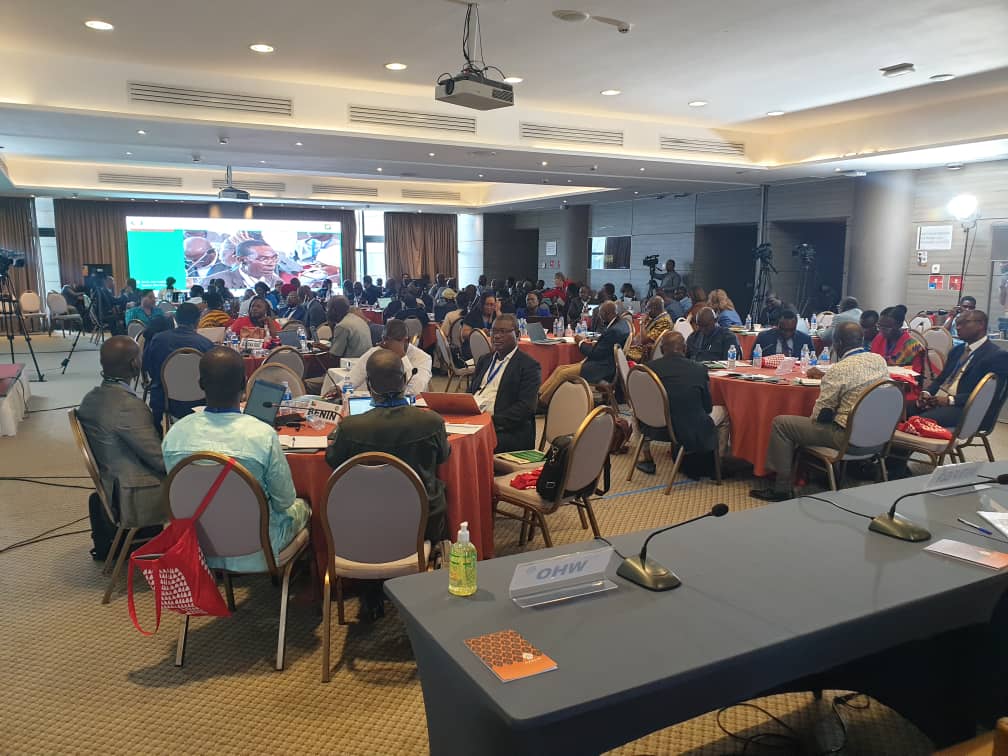 Ecowas_cdc's tweet photo. #HappeningNow: Leading up to the international #OneHealthDay, @ecowas_cedeao is convening a high-level workshop on the future of One Health coordination in ECOWAS in 🇨🇮 . This event is organized with the support of @EUinNigeria @BMZ_Bund @USAID
#OneHealthECOWAS https://t.co/R4cMW4eHNZ