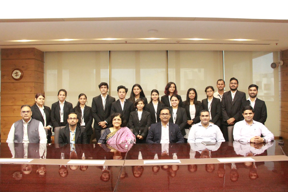 CCI_India's tweet photo. Interaction and certification distribution ceremony to #CCIInterns in the august presence of Acting CP, Dr. Sangeeta Verma, for completing their 1 month tenure at #CCI.
@svermaa02
#CompetitionCommission #Competitionlaw #regulation #Internship #Students #Law #Career #India https://t.co/Co8CJvR4UU