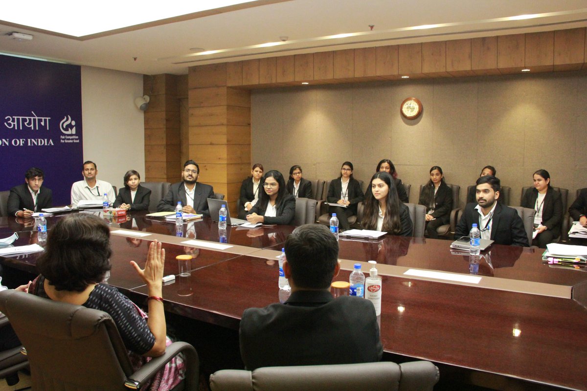 CCI_India's tweet photo. Interaction and certification distribution ceremony to #CCIInterns in the august presence of Acting CP, Dr. Sangeeta Verma, for completing their 1 month tenure at #CCI.
@svermaa02
#CompetitionCommission #Competitionlaw #regulation #Internship #Students #Law #Career #India https://t.co/Co8CJvR4UU