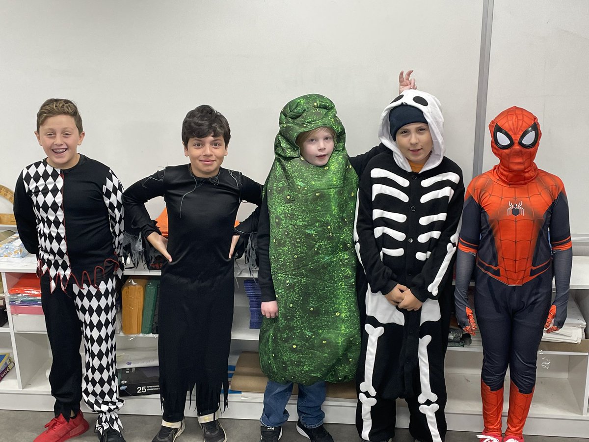 Sean Rousselle (@seanrousselle) on Twitter photo Happy Halloween from Grade 5! Be safe and have a great day everyone! <a href="/StJeromeOCSB/">St. Jerome School</a> #JERPride Happy Halloween from Grade 5! Be safe and have a great day everyone! <a href="/StJeromeOCSB/">St. Jerome School</a> #JERPride