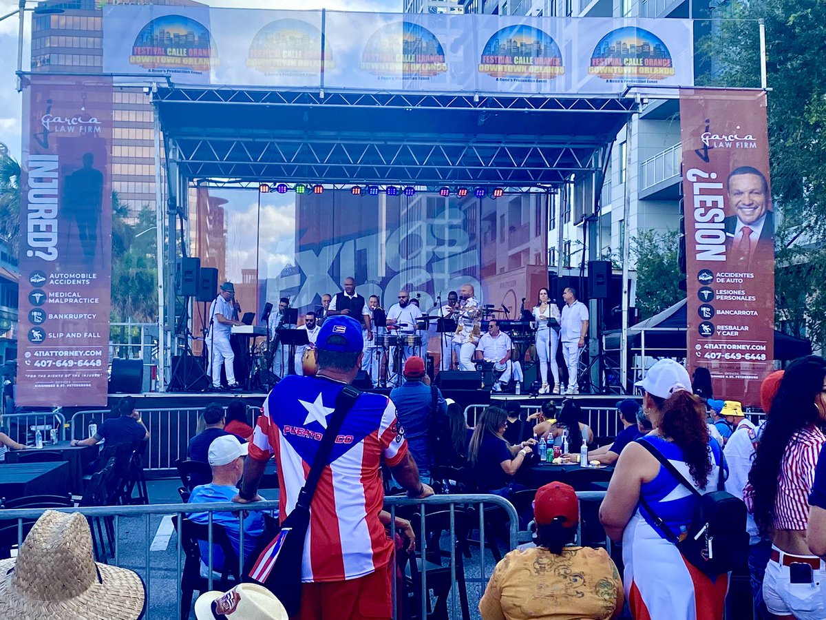 DarrenSoto's tweet photo. Rumbeando con mi gente yesterday at #CalleOrange. Enjoyed great food, awesome music and meeting with constituents! 🇺🇸 🇵🇷 https://t.co/8O0AzxkDOK