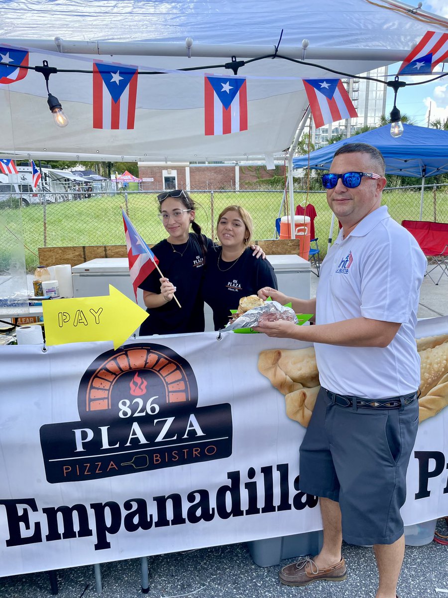 DarrenSoto's tweet photo. Rumbeando con mi gente yesterday at #CalleOrange. Enjoyed great food, awesome music and meeting with constituents! 🇺🇸 🇵🇷 https://t.co/8O0AzxkDOK