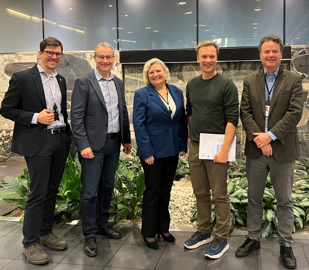Anita, Jakob og Lars-Erik fra sekretariatet har møtt Olve Grotle og Bård Ludvig Thorheim fra Høyre. Takk for et bra møte med gode diskusjoner rundt skatt, forenkling og bærekraft!