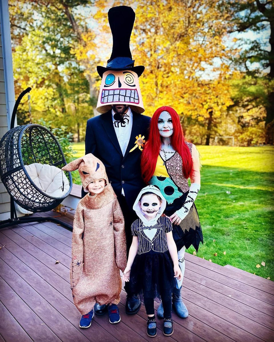 FOFeatures's tweet image. #HappyHalloween from @cvalente08, @_RobCrain and the fams!