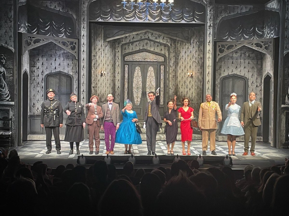 GiggleWaterDoll's tweet photo. Brilliant show and cast of CLUE. Mystery comedy in motion; excellent stage direction and lively entertainment! 👏 #actors #CLUE #stagemag https://t.co/jMMrKGoFVQ https://t.co/P3gYkvtldn
