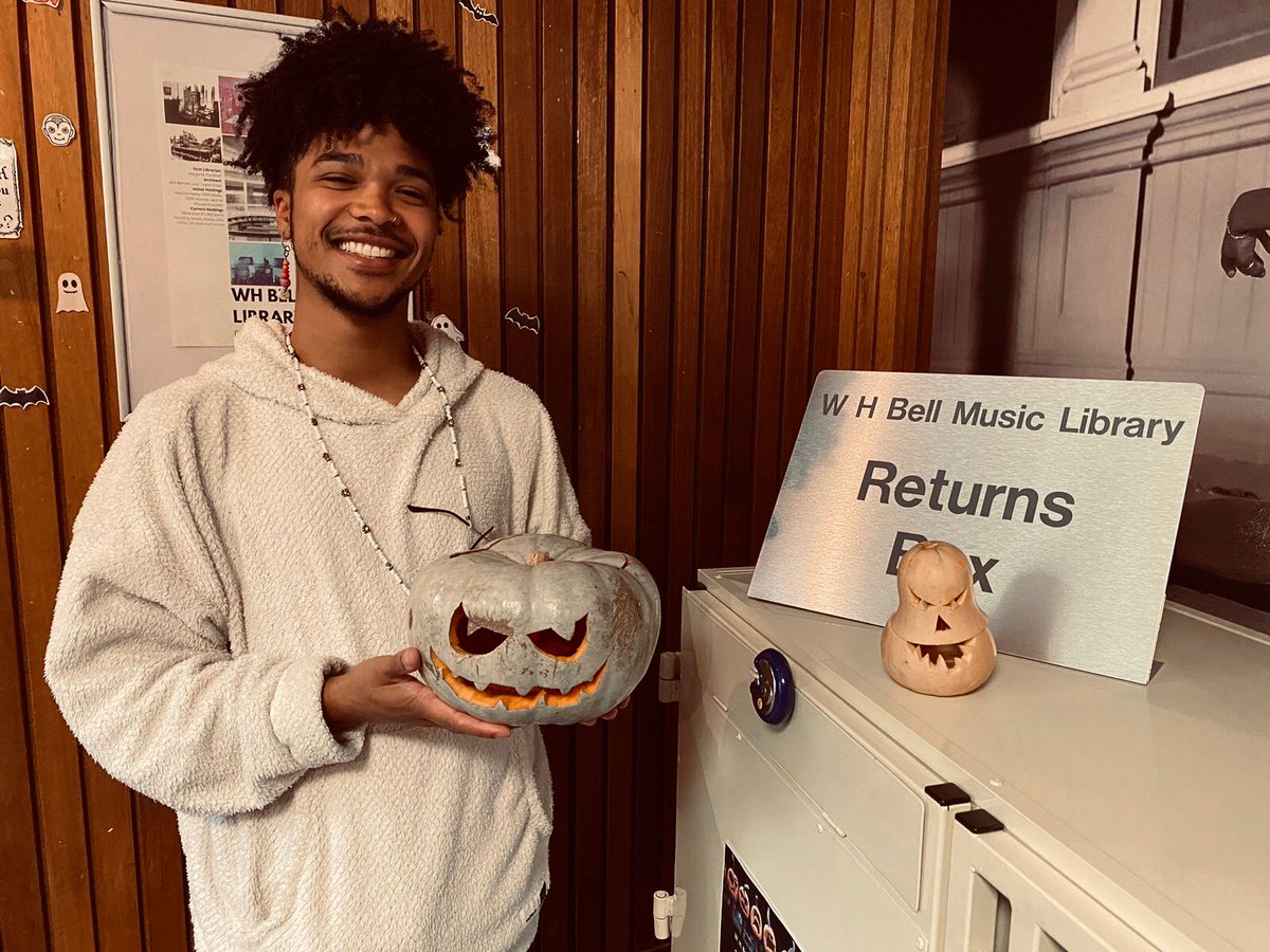 UCTMusicLib's tweet photo. Congratulations to our winners 👻😱your work of squash was smashing. Thank you for being a vaaab at Music Library🎶💃🤸😇👯 #uctlib #uct #music #Libraries #MondayMotivation #Halloween2022 #Halloween https://t.co/wwr01EwcKP