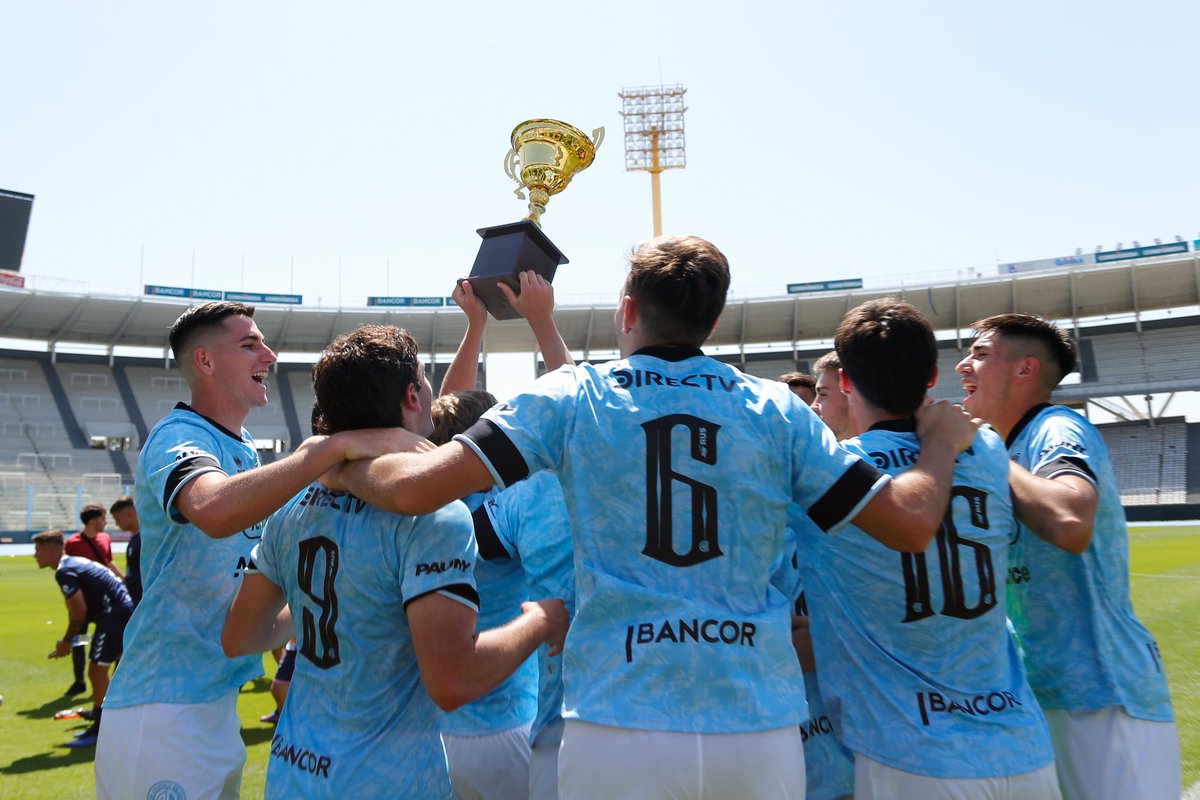 Belgrano's tweet photo. ¡Buena semana, Piratas!👋
¡Seguimos disfrutando este 2022 histórico!🏆 https://t.co/wo5Lyuoae4