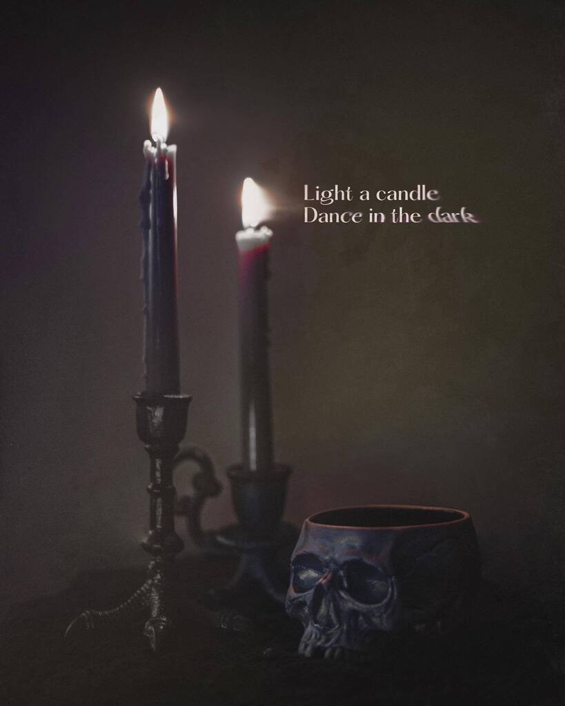SheetstotheWind's tweet photo. I’ve tried for a long time wrap words around the things I love about October. The spooky, whimsical, romantic, fleetingness of it all. The orange and red and fading greens. Evening skies turn purple, and the bounties of summer are gathered and shared. Ma… https://t.co/qOqUIzx14x https://t.co/lCucZzmgVT
