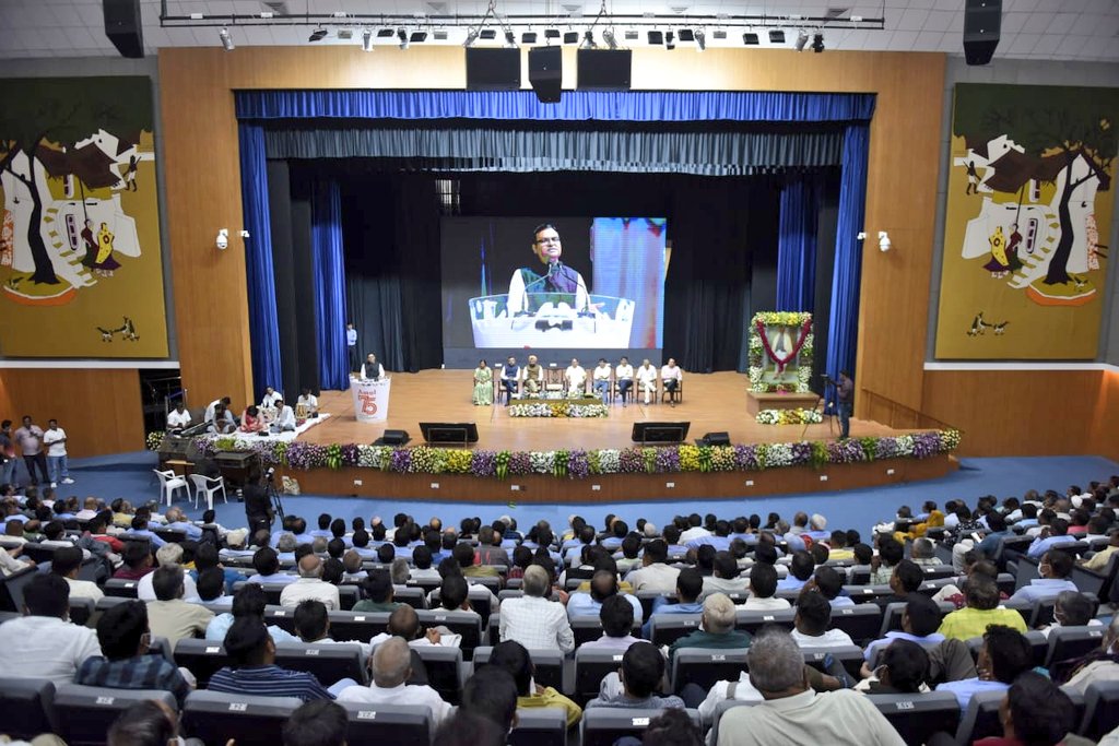 NDDB_Coop's tweet photo. NDDB Chairman Shri @ShahMeenesh launched Amul's BioNPK biofertiliser &amp; distributed prizes to milk producer members along with Amul Chairman Shri Ramsinh Parmar &amp; Vice Chairman Shri Rajendrasinh Parmar, GCMMF MD Dr @Rssamul &amp; Amul MD Shri Amit Vyas and other dignitaries https://t.co/dUEYPMjG5A