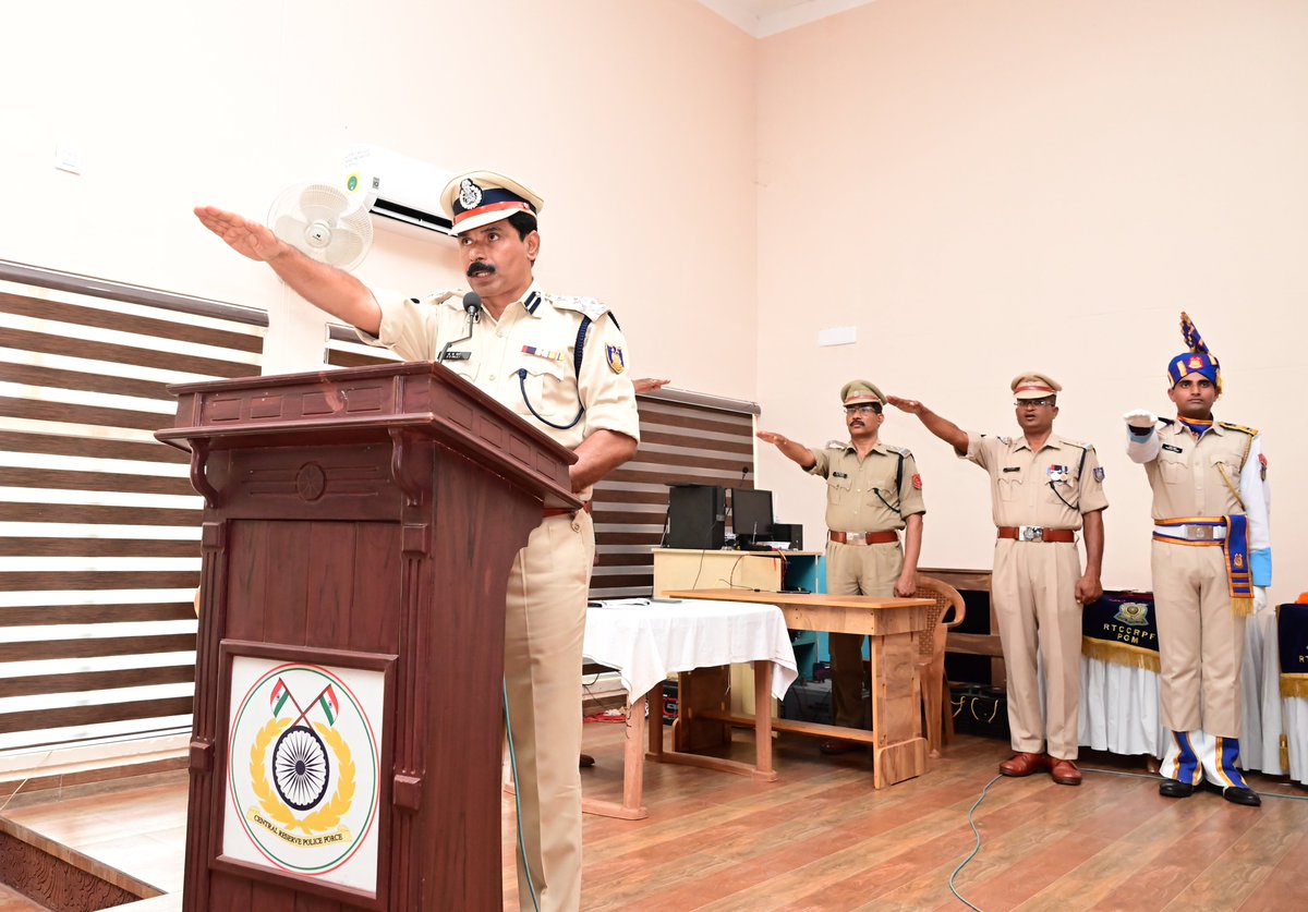 rtcpgm's tweet image. #NationalUnityDay2022 
 Sh. Pauly. P.P, DIG/Principal took  Oath to all Officers, Staff &amp;amp; Trainees in Connection with #RashtriyaEktaDiwas on 31/10/2022 @rtcpgm
