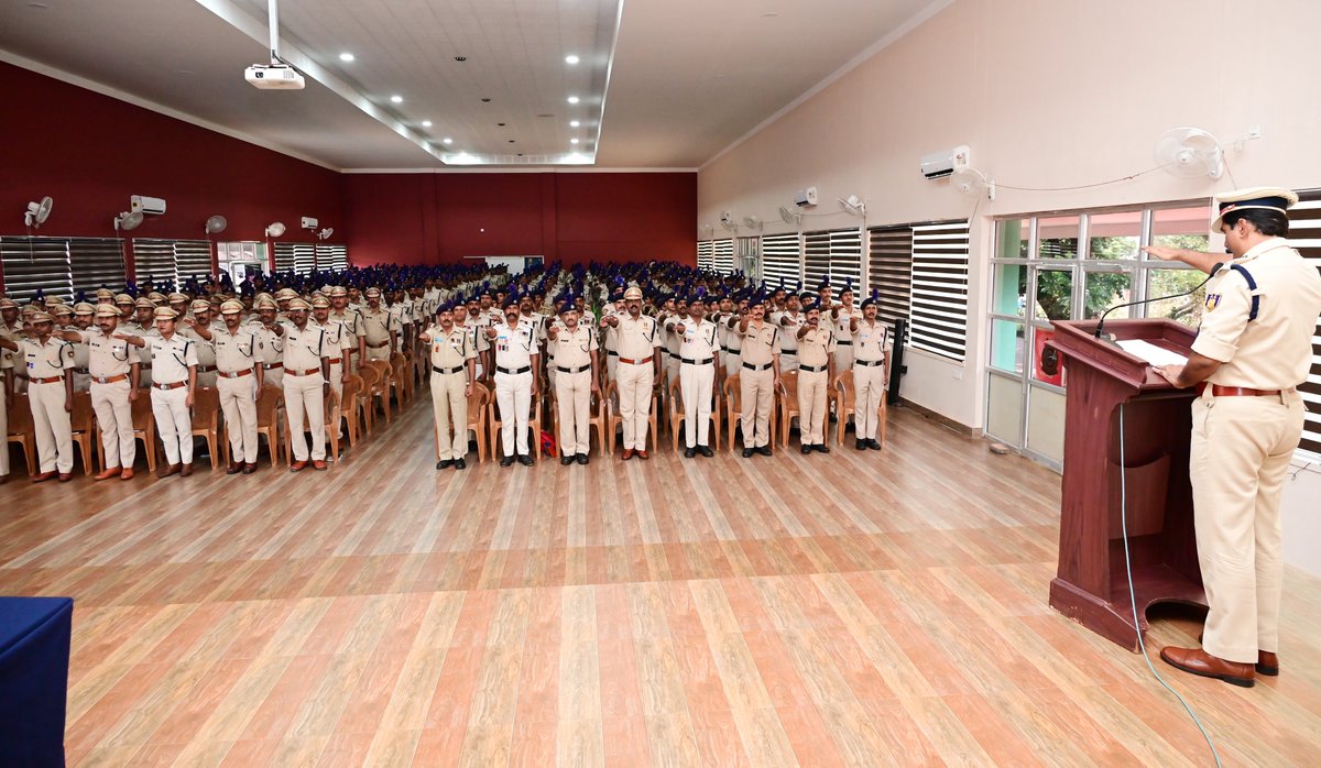 rtcpgm's tweet image. #NationalUnityDay2022 
 Sh. Pauly. P.P, DIG/Principal took  Oath to all Officers, Staff &amp;amp; Trainees in Connection with #RashtriyaEktaDiwas on 31/10/2022 @rtcpgm