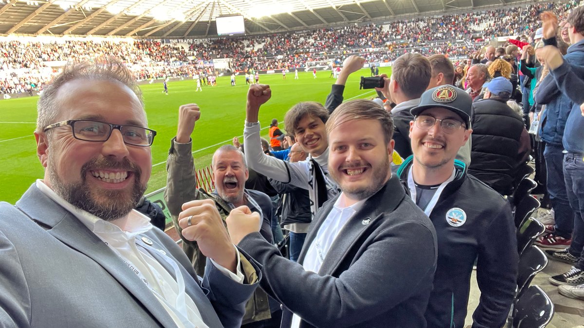 SwansOfficial's tweet photo. 🌍🦢 The first Global Jacks convention was a success with supporters from fan groups across the world making their way to SA1 to watch Swansea City take on Sunderland.

👉 https://t.co/l6DTVlGJ9e https://t.co/Qvt5O5AEqT
