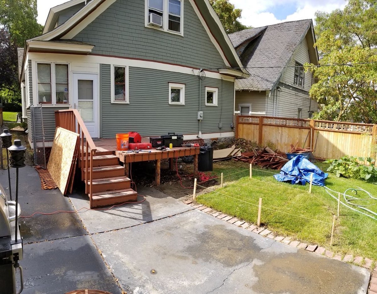 DIYprotipsBlog's tweet image. Great deck renovation we did awhile back. Installed new handrail, stairs, benches &amp;amp; lighting. spokanehandymanpro.com
#homeimprovement