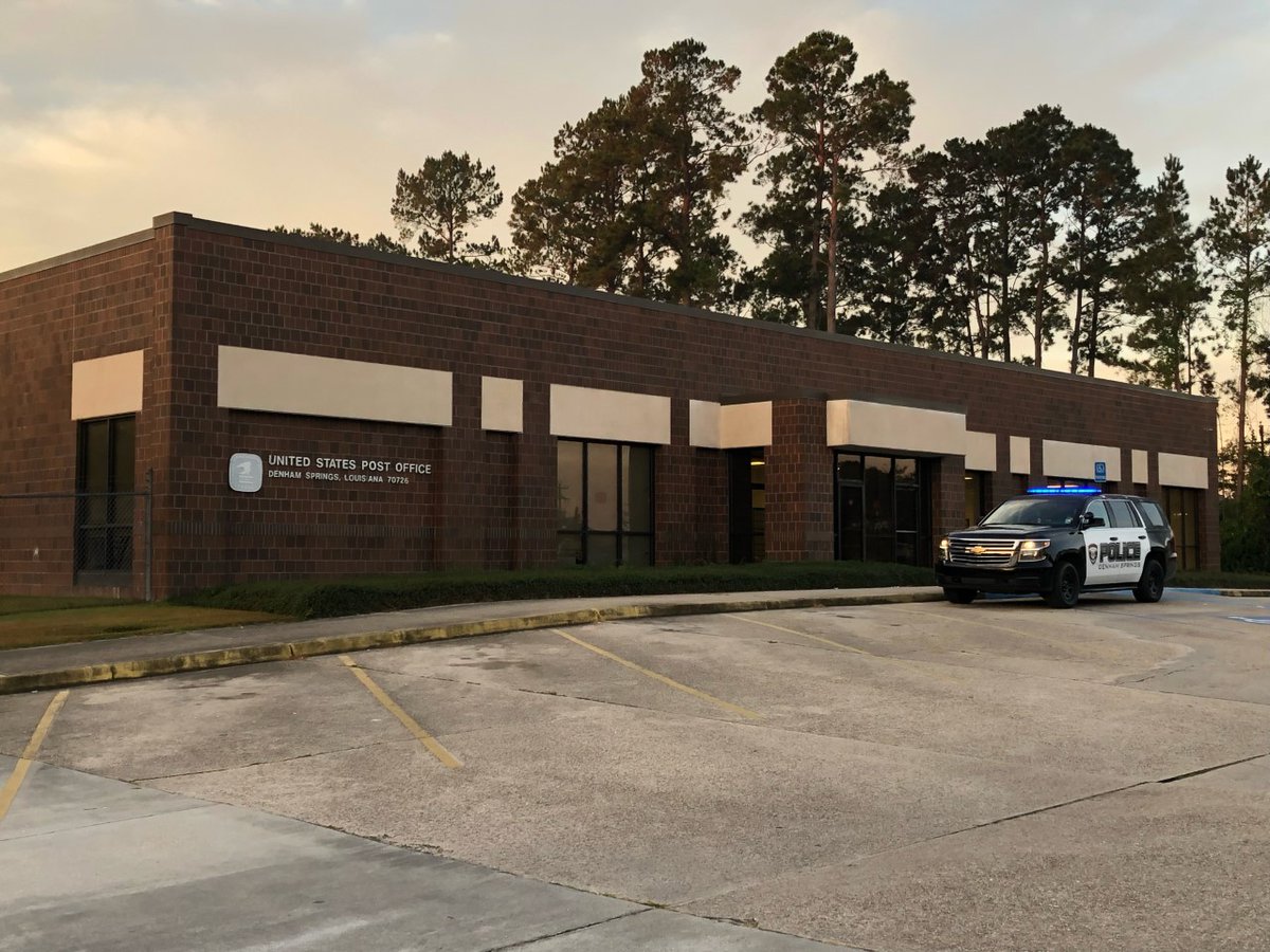 WAFB's tweet photo. NEW DETAILS: 3 people taken to hospital following suspicious odor at Denham Springs post office https://t.co/fbd7El5yVv https://t.co/dlXF26HwNJ