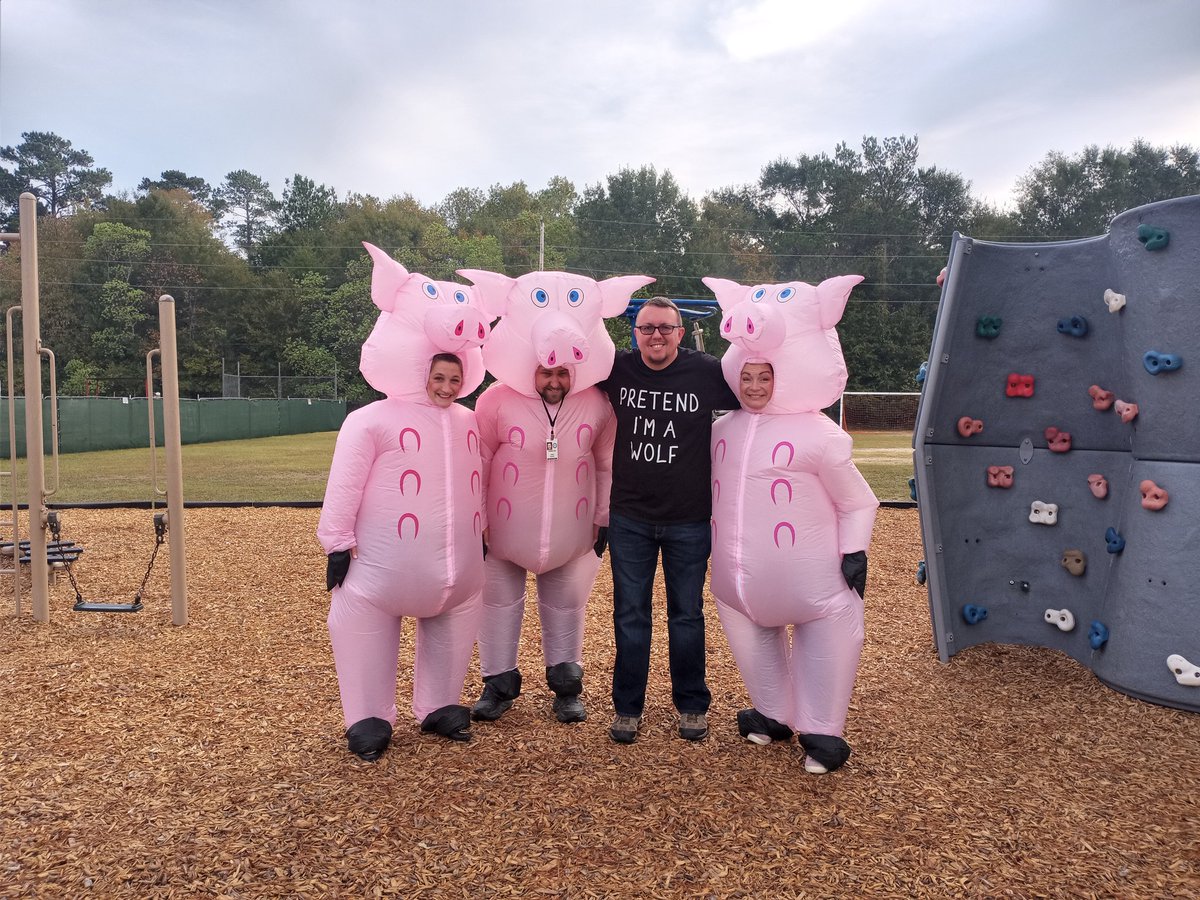5th grade team ready for storybook parade today <a href="/HumbleISD_WCE/">Willow Creek Elem</a> !
The Three Little Pigs and the Big Bad Wolf. 
Teams don't get much cooler than this! #WCE5thGRADE #givingvoicetothefuture 
<a href="/lindsey_rinnan/">Lindsey Rinnan</a> <a href="/touchstone_wce/">Mr. Touchstone</a> <a href="/Mr_JHarvey/">James Harvey</a>