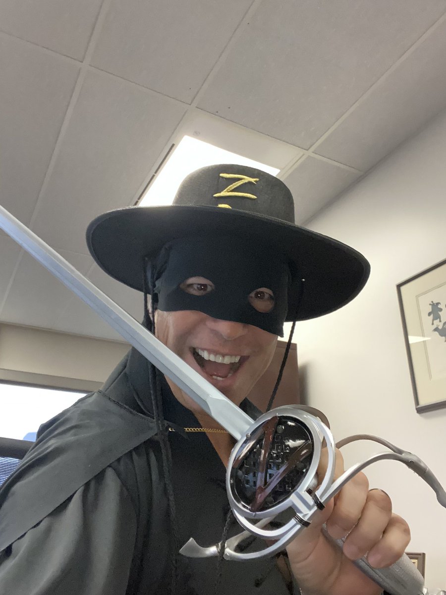 stephanecousine's tweet image. Joyeuse Halloween 🎃 à tous ! Happy halloween everyone !   👻 @GAC_Corporate #Workfunbalance #HappyhalloweenInternationalPlatformteam!